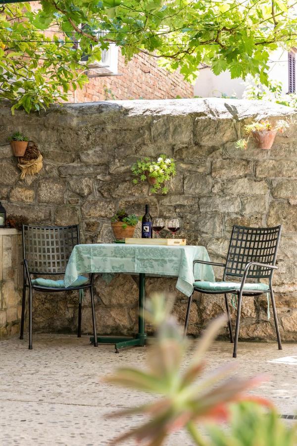 Luxury Apartment Silvana With Beautiful Garden Split Bagian luar foto