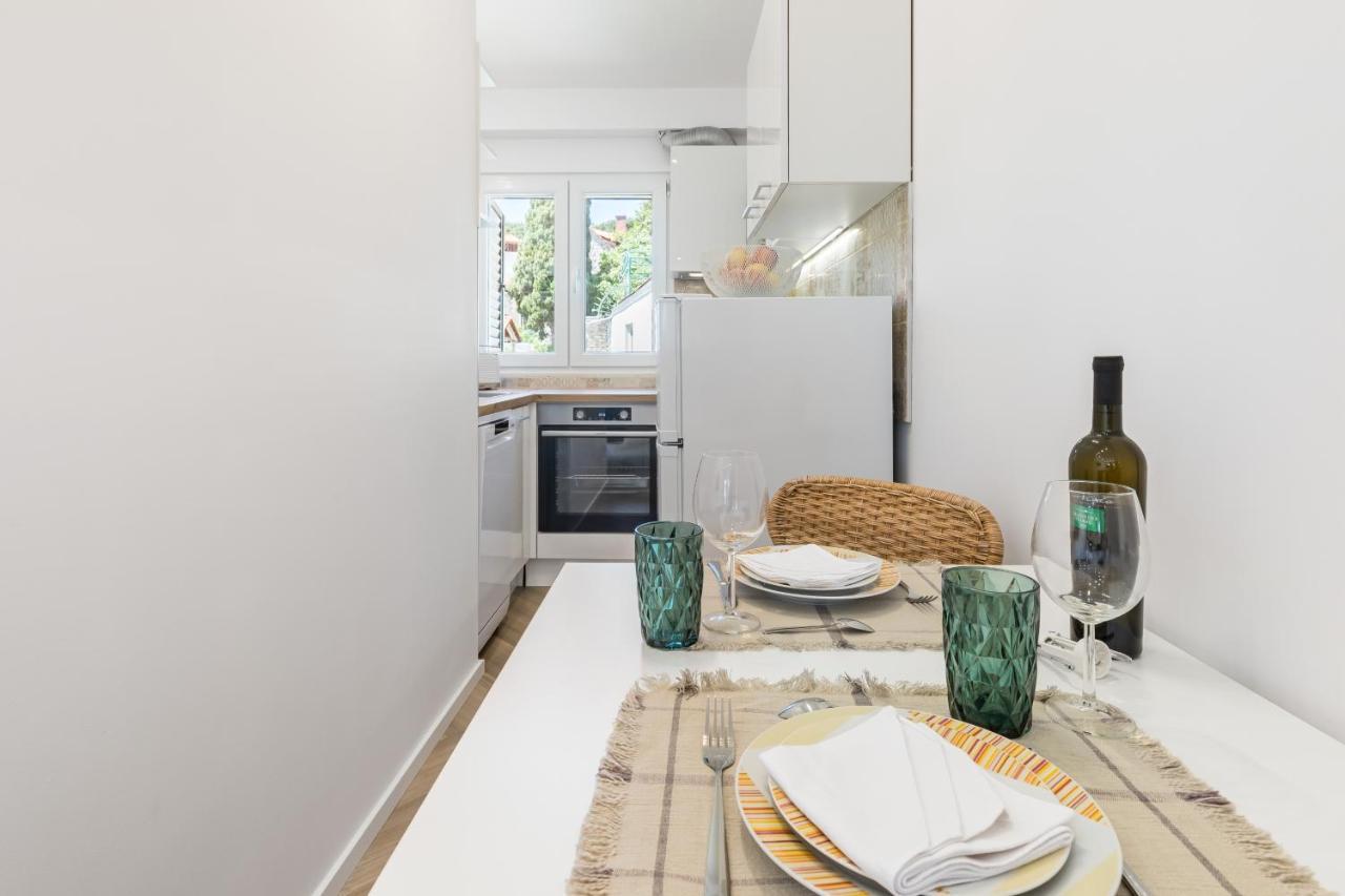 Luxury Apartment Silvana With Beautiful Garden Split Bagian luar foto