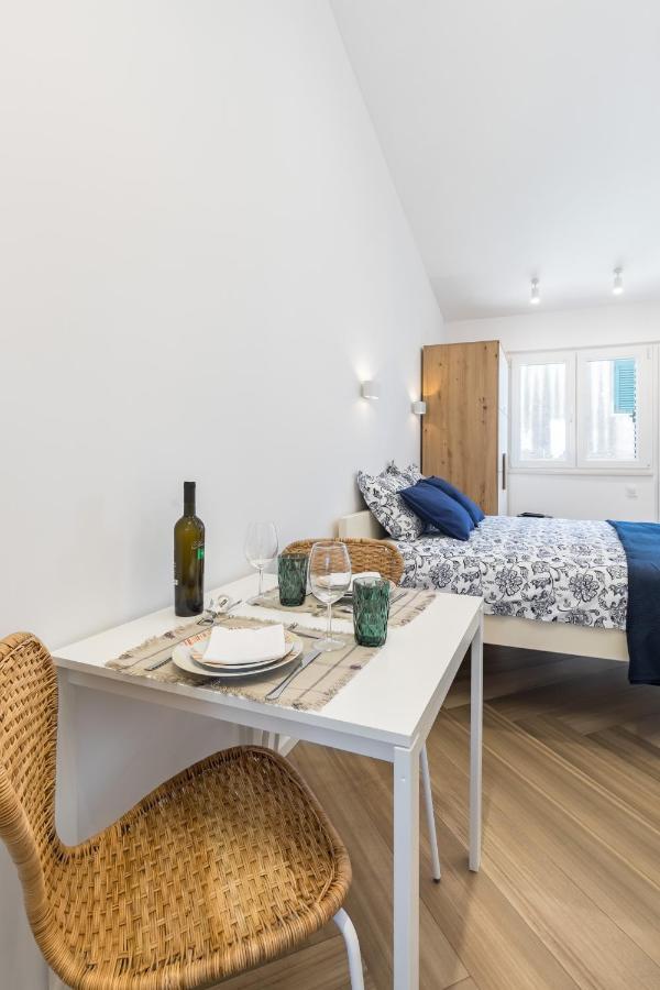 Luxury Apartment Silvana With Beautiful Garden Split Bagian luar foto